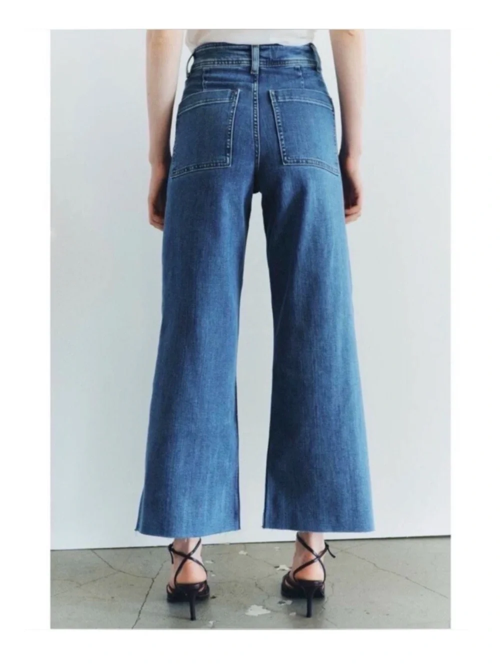 ZARA High Rise Wide Leg Crop Jeans - Picture 3 of 6